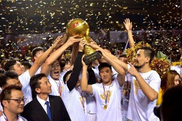 32岁NBA三分王宣布退役 曾在三分大赛击败库里